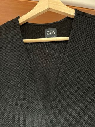 Chaleco / Blazer sin mangas negro – Zara