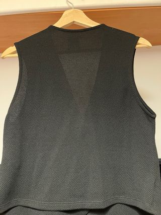 Chaleco / Blazer sin mangas negro – Zara