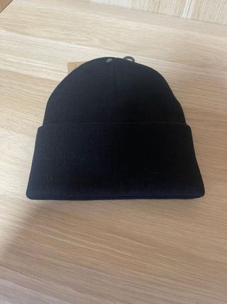 Gorro Patagonia Negro Logo Montaña