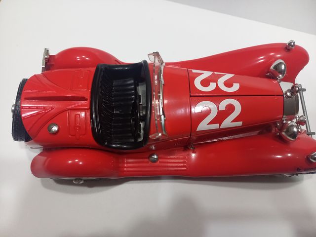 Bburago Alfa Romeo 2300 Spider 1:18