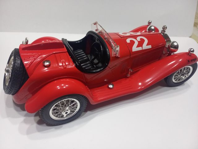 Bburago Alfa Romeo 2300 Spider 1:18
