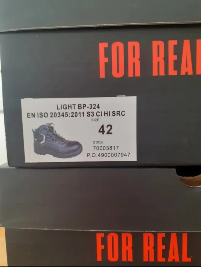 Botas de seguridad negras. NUEVAS A ESTRENAR