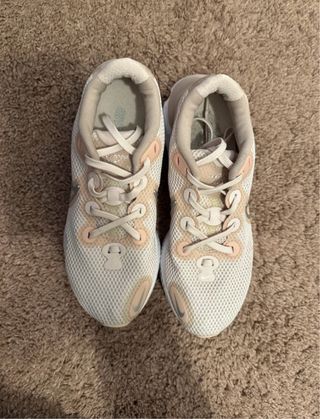 Zapatillas Nike Blancas y Rosas