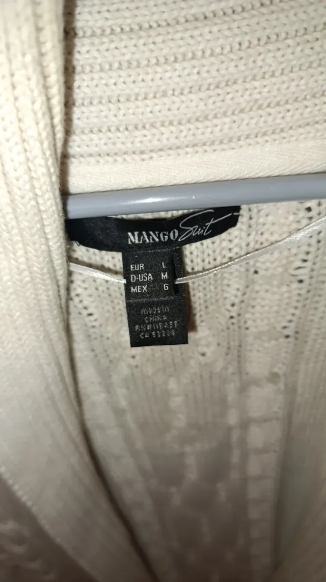 Cárdigan de punto trenzado color blanco