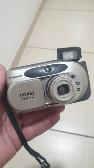 Fujifilm Nexia 250 ix Z macchina fotografica