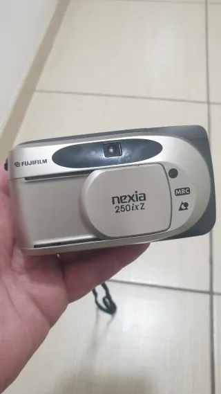 Fujifilm Nexia 250 ix Z macchina fotografica