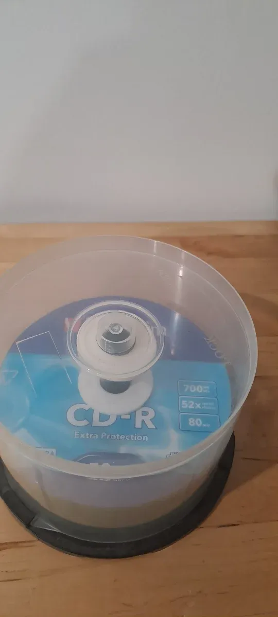 32 CD-R vergini con contenitore