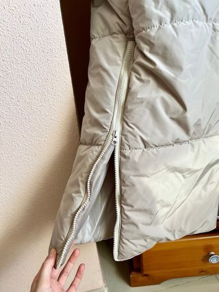 LIQUIDACIÓN: Anorak largo impermeable beige