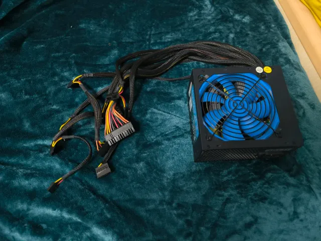 Fuente Alimentación PowerLine BLACK600 600W