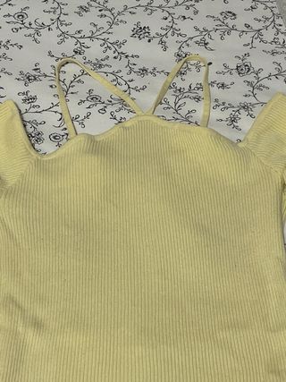 Camiseta Hombros Descubiertos Amarilla