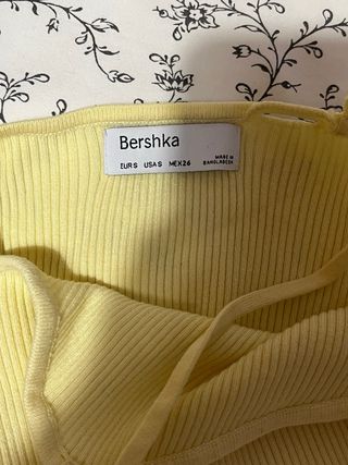 Camiseta Hombros Descubiertos Amarilla