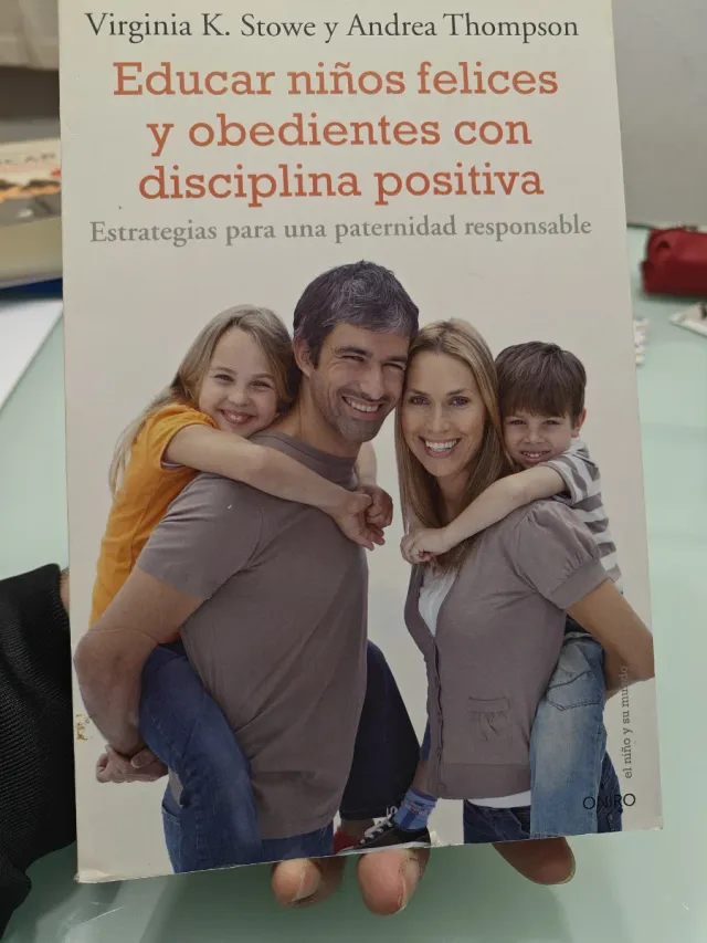 Educar niños felices y obedientes con disciplin...
