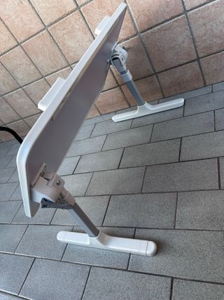 Tavolino da letto regolabile