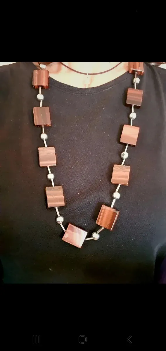 Collar plata y ojo de tigre marrón