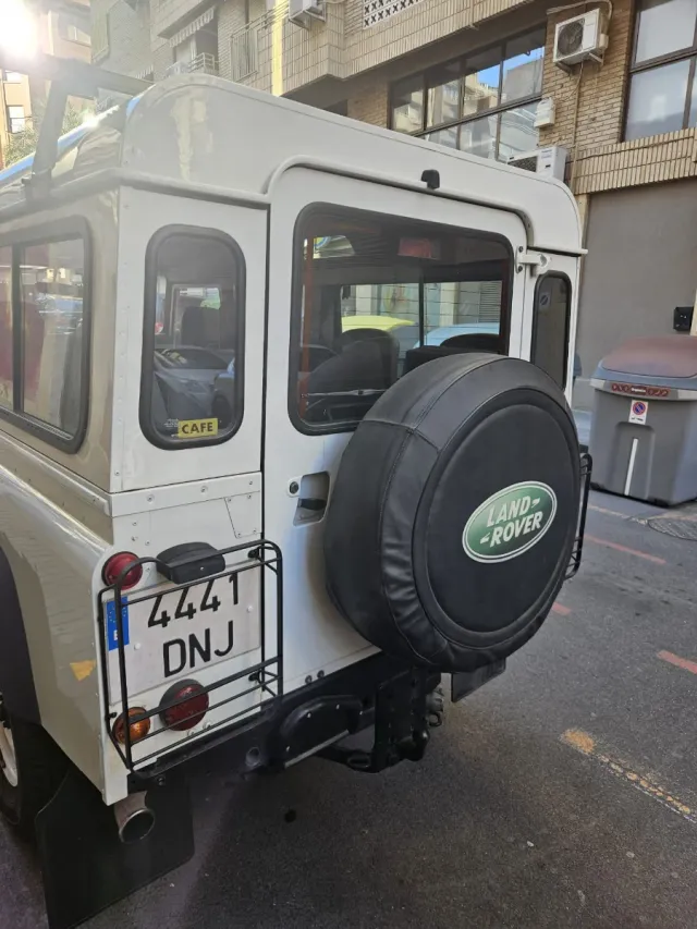 Land Rover Defender 2005