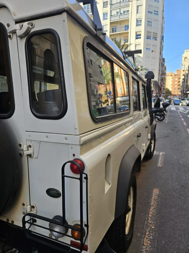 Land Rover Defender 2005