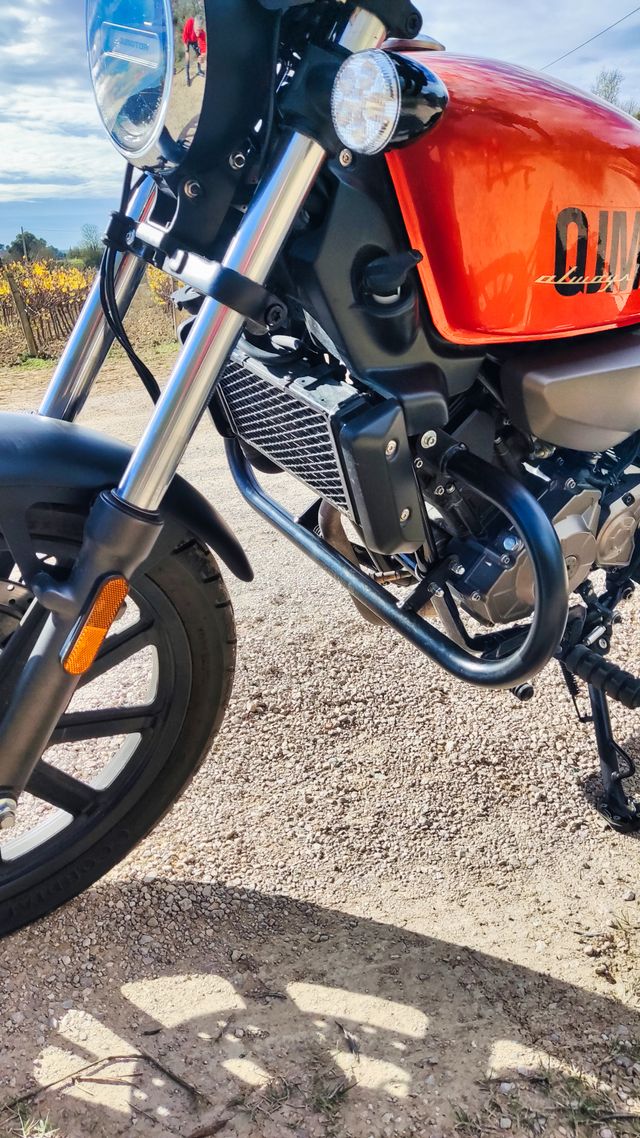 QJMotor SRV 125 2024 Naranja