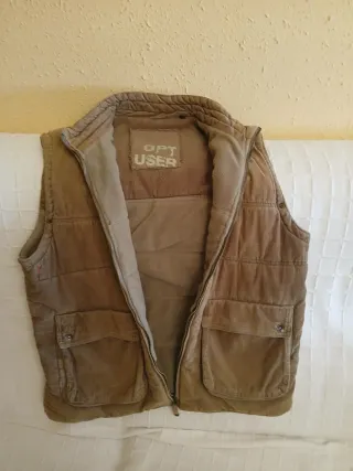 Chaleco de pana marrón