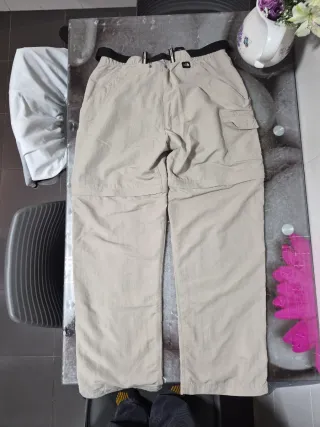 The North Face Bermudas Beige Convertibles