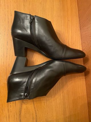 MARC JACOBS - Botines negros tacón 40