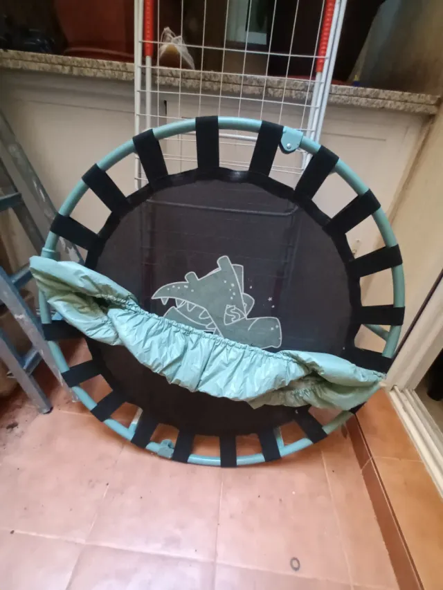 Cama elástica infantil con funda