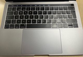 MacBook Pro 13” 2019 i5 8GB 256GB Gris Espacial