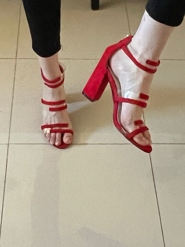 LIQUIDACIÓN: Tacones de fiesta originales en rojo