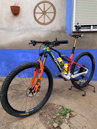 Espectacular Megamo Track Buff Talla M