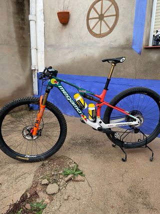 Espectacular Megamo Track Buff Talla M