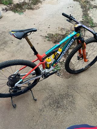 Espectacular Megamo Track Buff Talla M