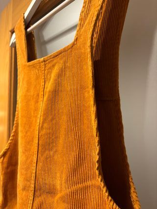 Peto de pana mujer mostaza Bershka