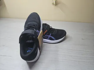 Zapatillas Asics Niño Talla 31,5 Nuevas a Estrenar