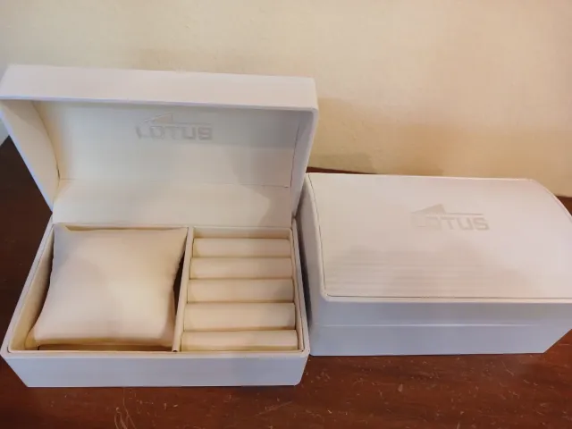 4 Estuches Reloj Lotus Mujer Blanco