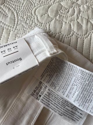 Pantalón vaquero con bolsillos delanteros