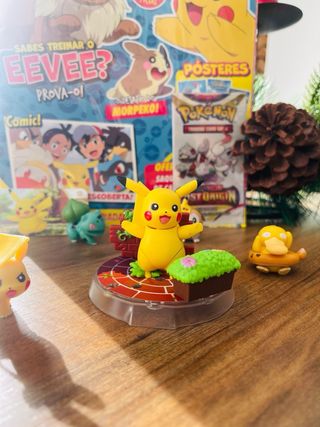 Revista Pokémon com Eevee e Pikachu