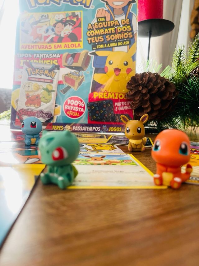 Pack Pokémon - Revista e Cartas