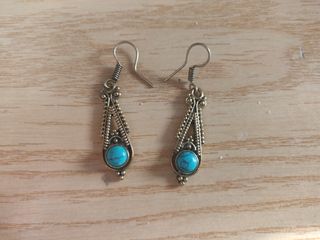 Juego de Joyería: Collar y Pendientes