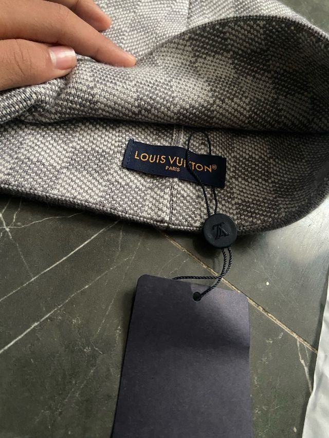 Berretta Louis Vuitton Grigia