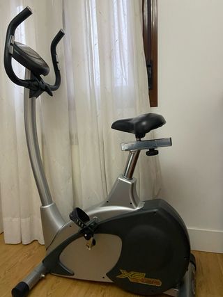 Bicicleta estática poco uso