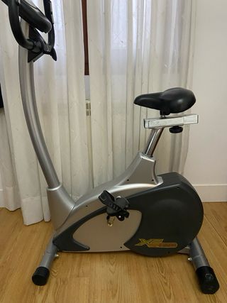 Bicicleta estática poco uso