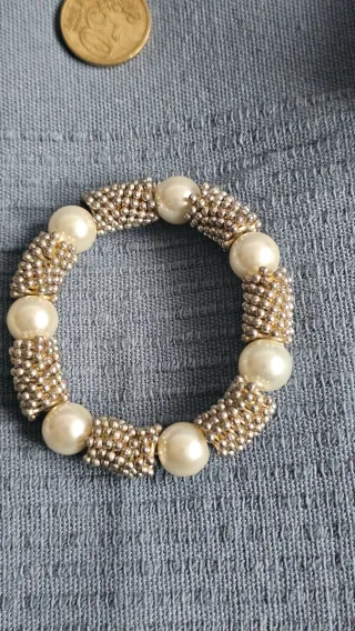 Dos pulseras muy chulas plateadas