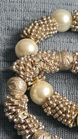 Dos pulseras muy chulas plateadas