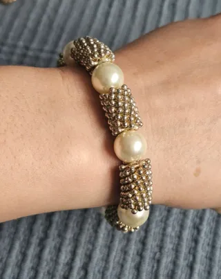 Dos pulseras muy chulas plateadas