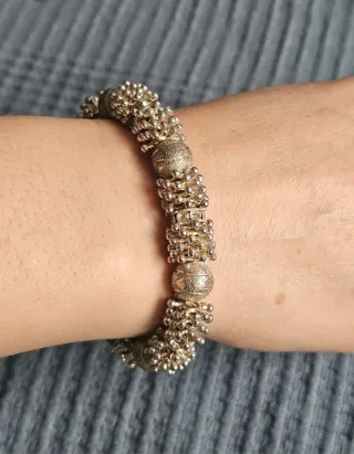 Dos pulseras muy chulas plateadas
