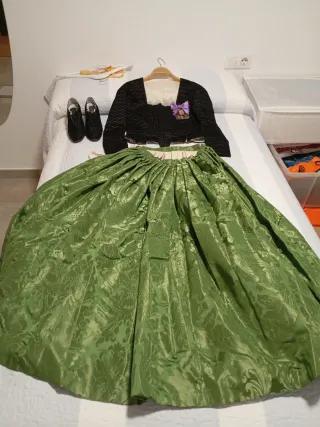 Traje Fallera Manga Larga Talla 38