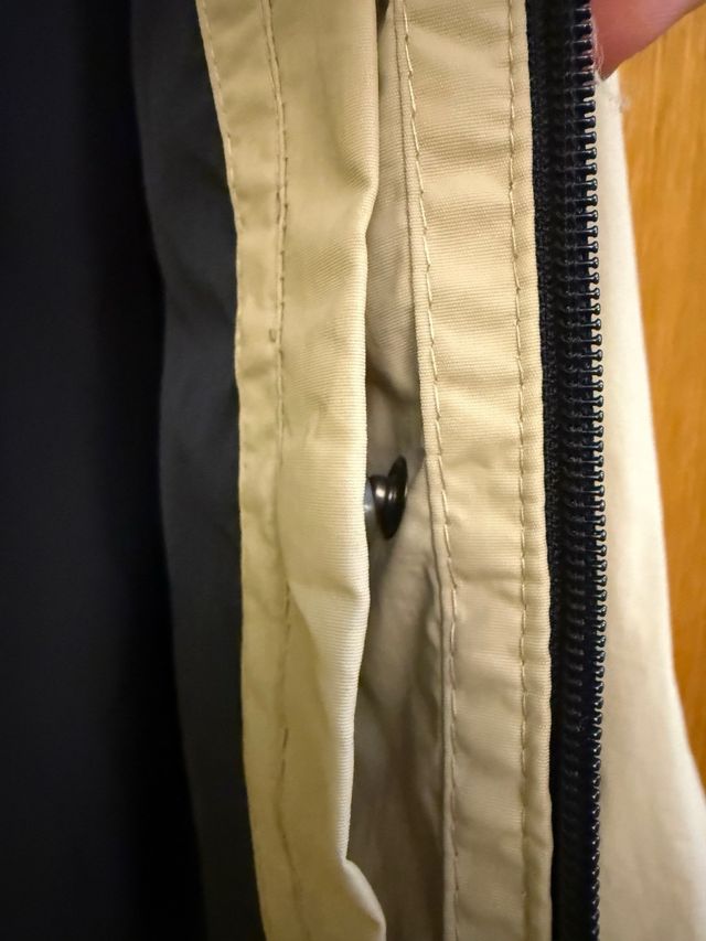 Chubasquero Pull&Bear beige