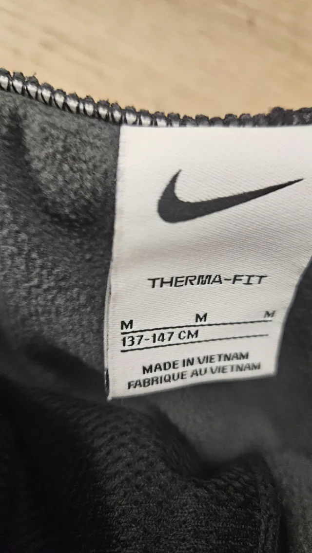 Pantalón deportivo Nike niño Talla M 137/147cm