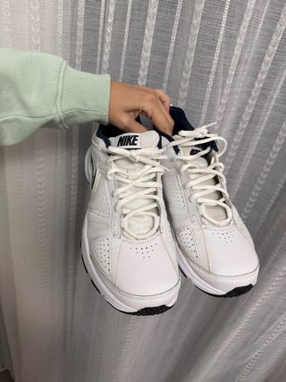 Tenis Nike Blancos y Azules