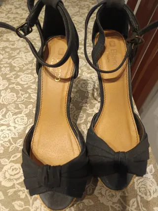 Sandalias de tacón negras