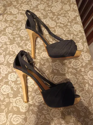 Sandalias de tacón negras